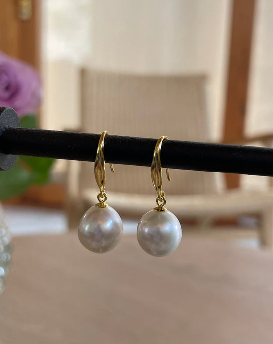 Exclusive Edison pearl earrings with hooks in 18K Gold filled sterling silver
