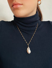 Load image into Gallery viewer, Chunky chain necklace with Baroque freshwater XL