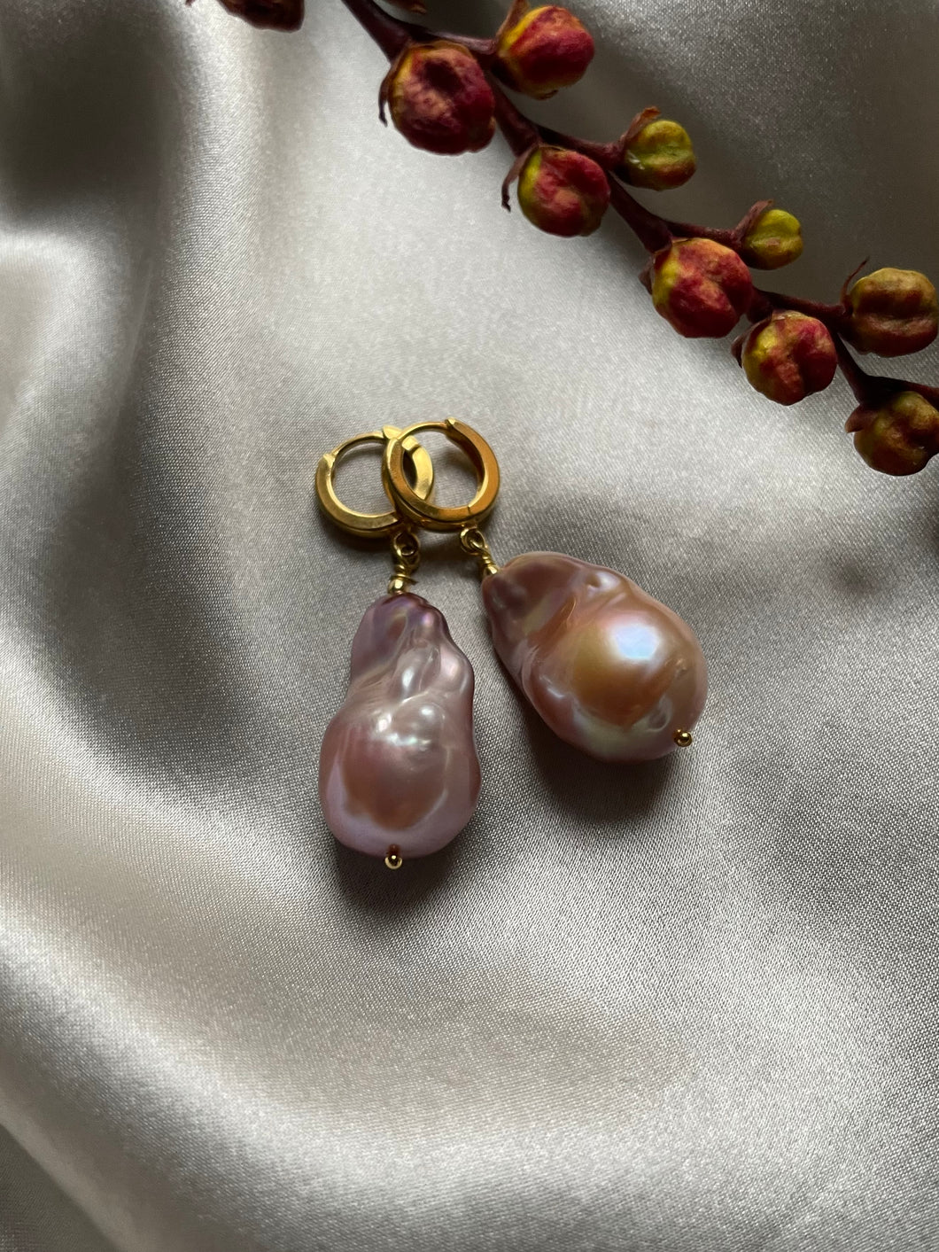 Baroque freshwater pearl earrings in Salmon pink