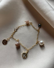 Load image into Gallery viewer, Moonstones and Freshwater pearls, Bracelet
