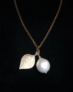 Baroque freshwater pearl Necklace with leaf