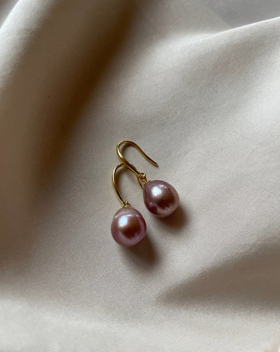 Exclusive purple Edison pearl earrings