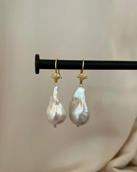 Seashell & Baroque freshwater pearl earrings - Large